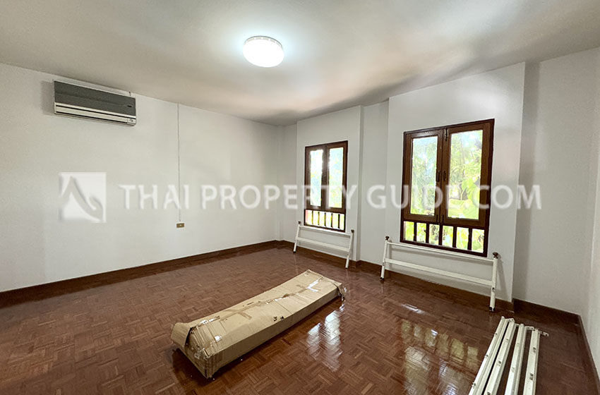 House with Shared Pool in Rama 9 